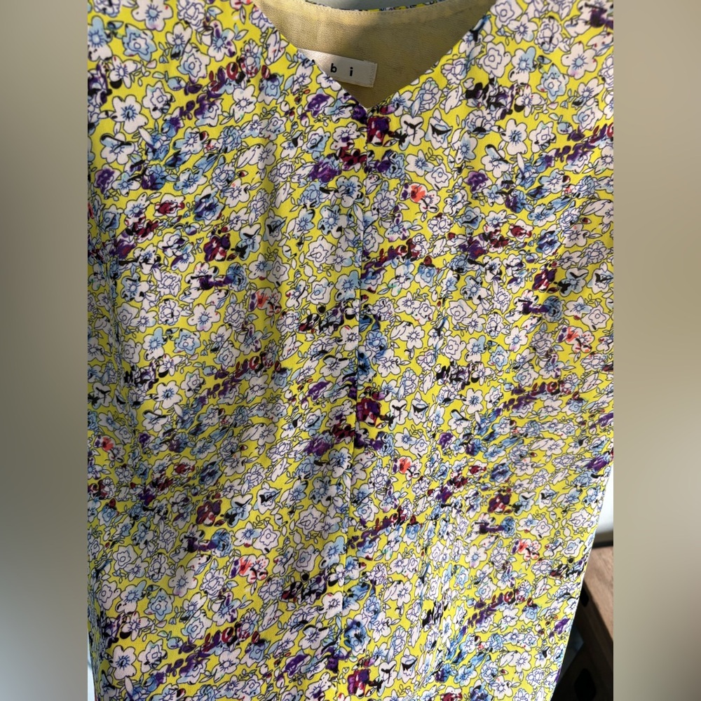 CAbi Scatter Floral Camisole STYLE #275 Size S - Picture 6 of 7